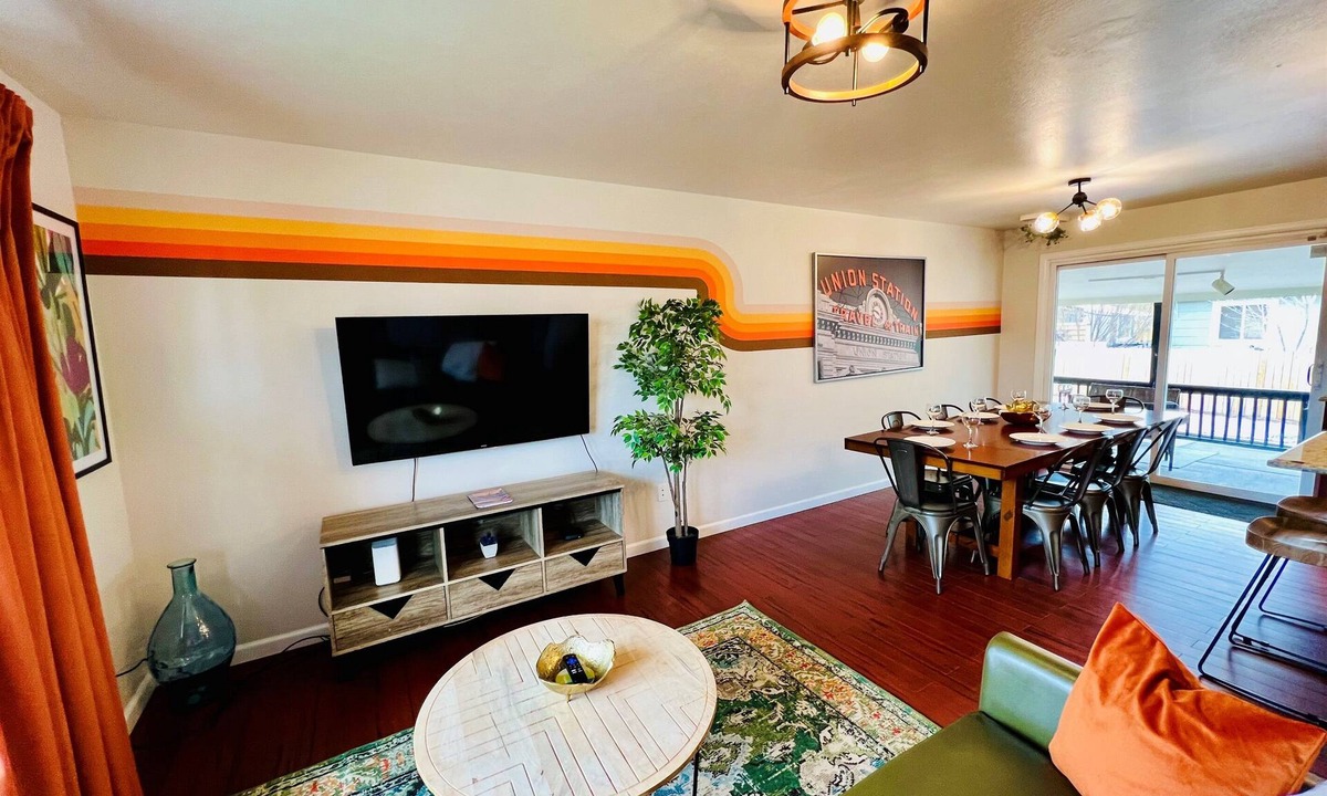 Lamar Heights Area House | 15 min drive to Mile High! Sleeps 12!