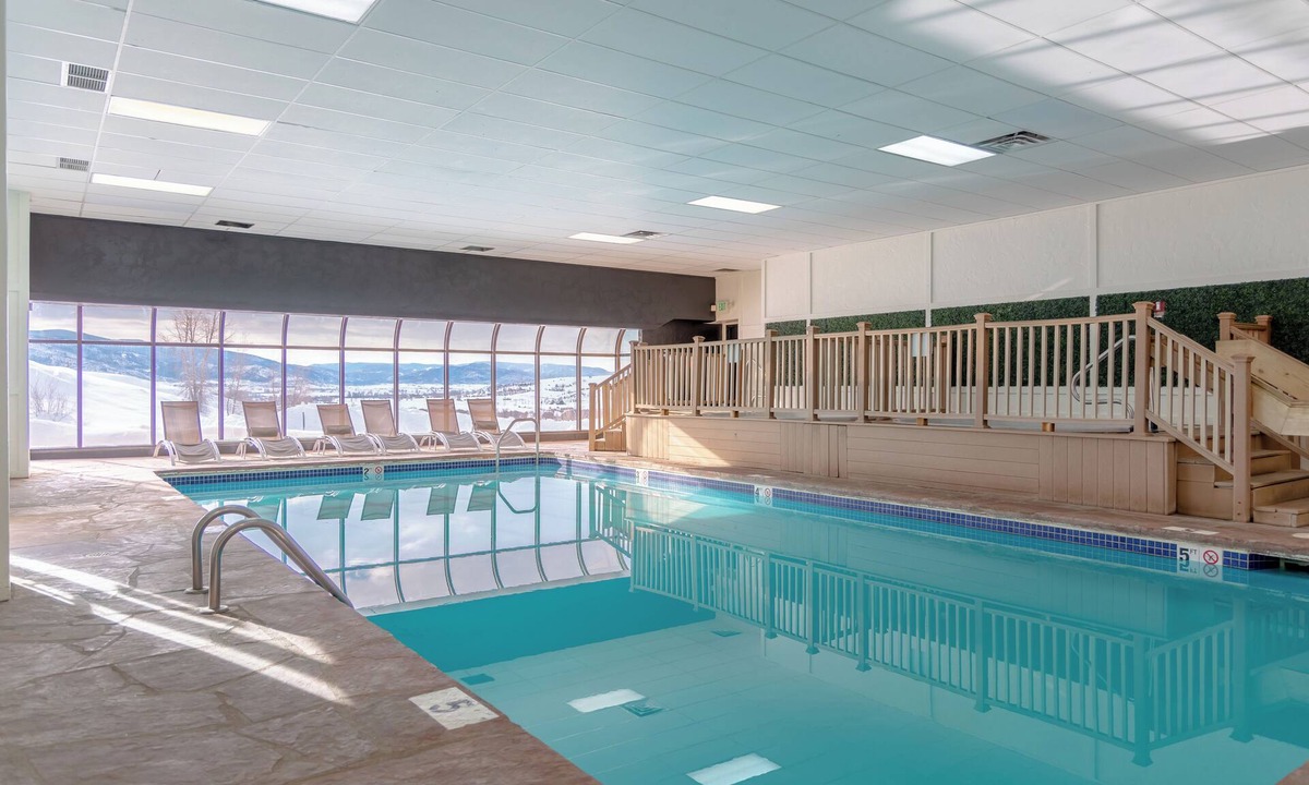 Steamboat Springs Hotel | 1BR w/Kitchen, Pool & Hot Tub Near Steamboat Ski Resort
