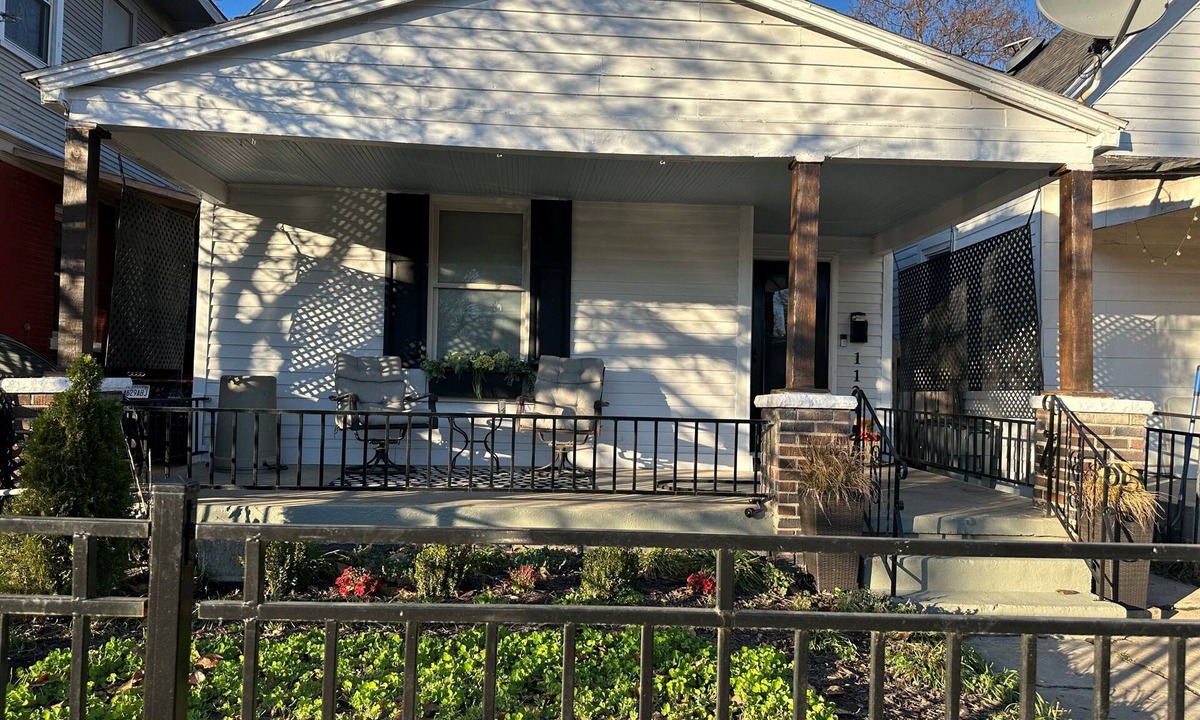 Shawnee Heights House | 2-bedroom house 15 minutes to MAJOR INTERNATIONAL SPORTING EVENT & Arrowhead Stadium. English/Spanish fluency.