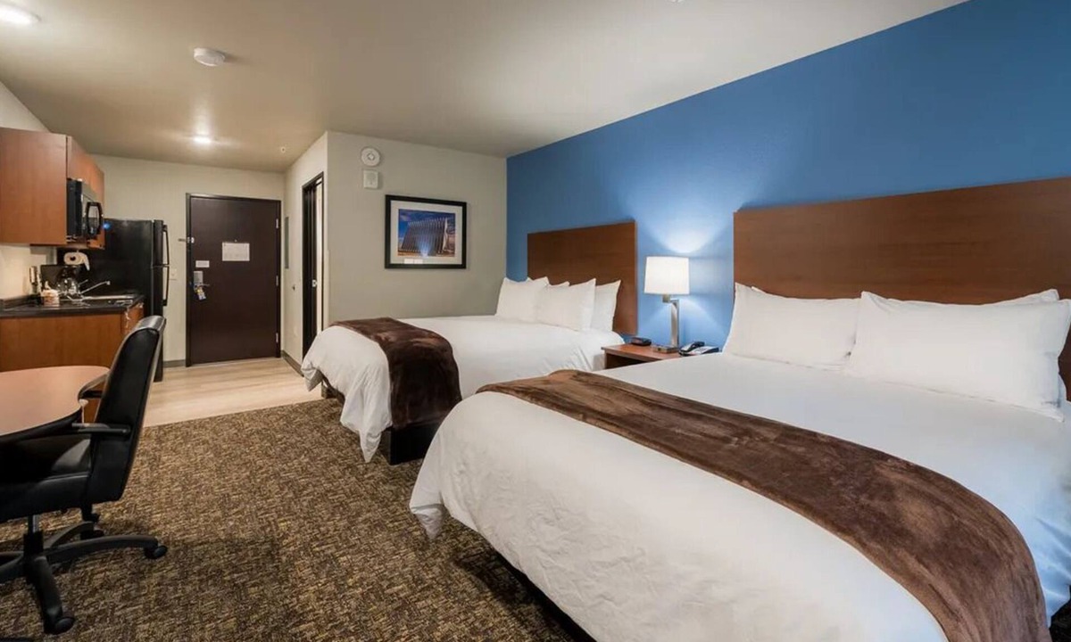 Cheyenne Hotel | 2 Budget-Friendly Rooms for Families w/Pets | Cheyenne Depot Museum - 1.4 mile