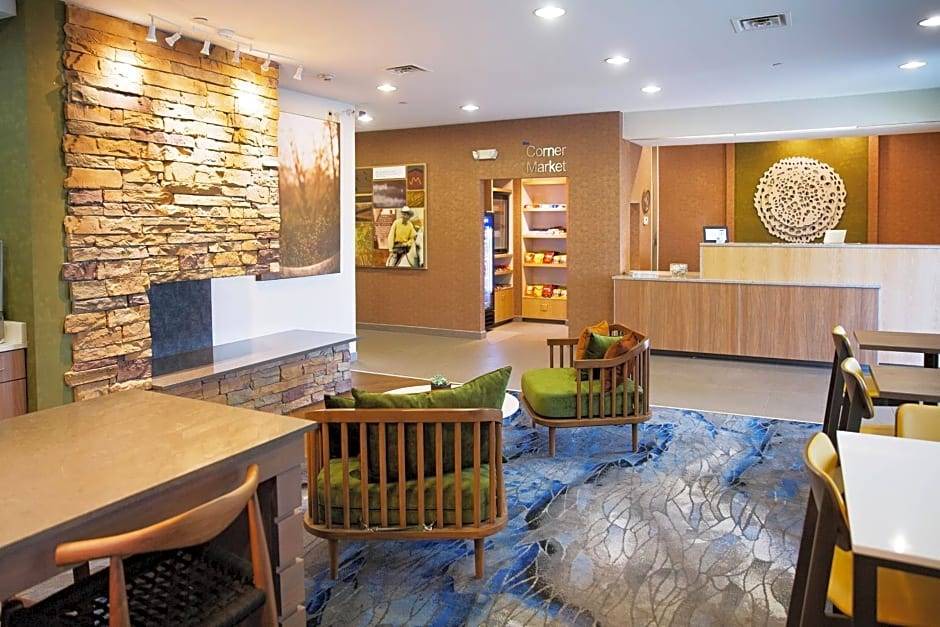 Hays Hotel | 2-Star Hotel ∙ Fairfield Inn Hays