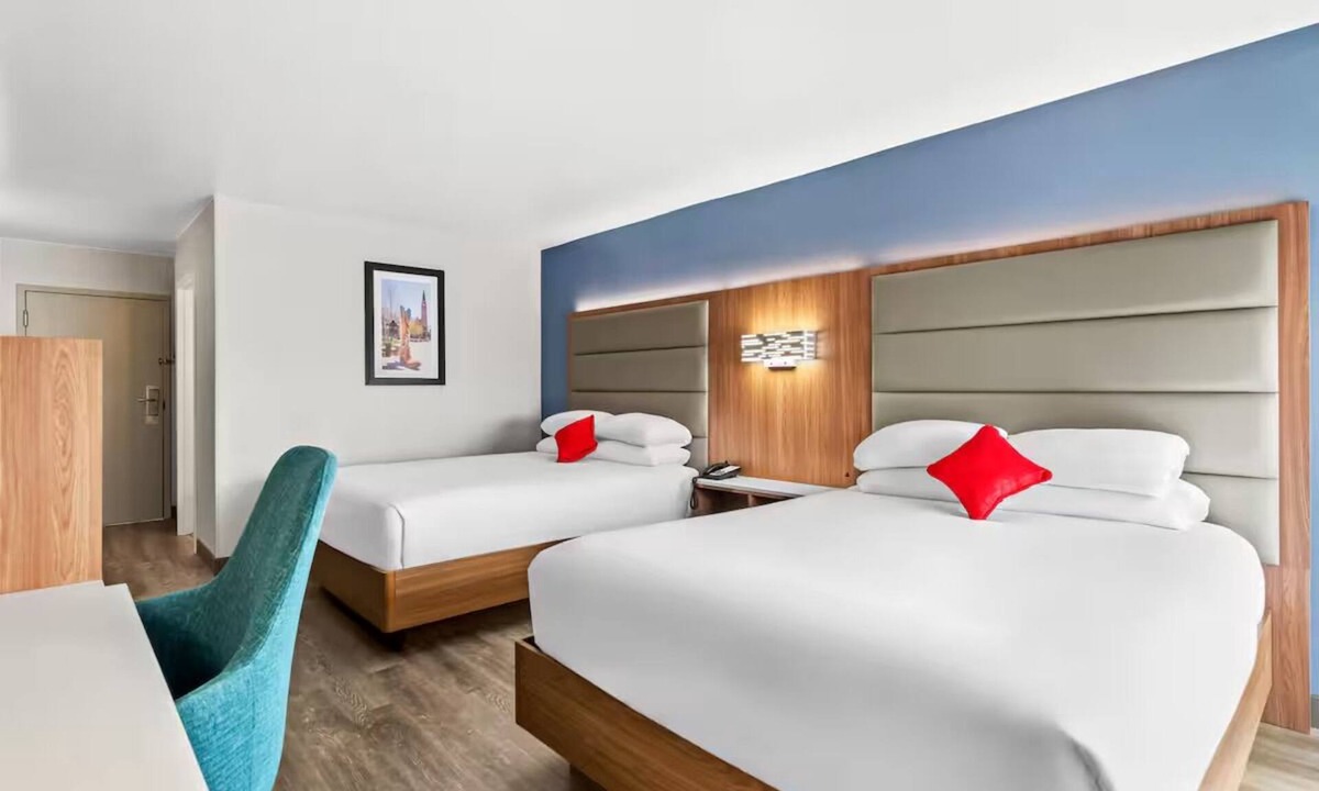 Cheyenne Hotel | 2 Units | Deluxe Two Queen Beds Pet Friendly and with Pool Near Brimmer Fields
