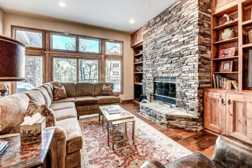 Highlands Townhomes House | 22 Highlands Townhomes