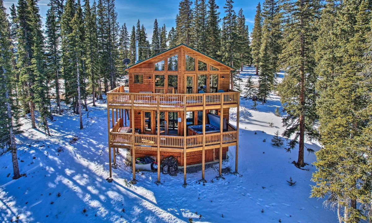 Valley of the Sun Cottage | 26-0086 Fairplay Cabin w/Hot Tub!