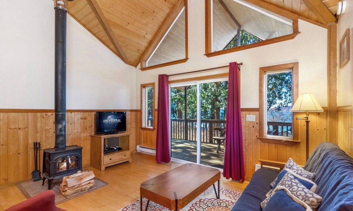 Eastsound Cabin | 2BR Ocean View Cabin - 1 min walk to world class beach!
