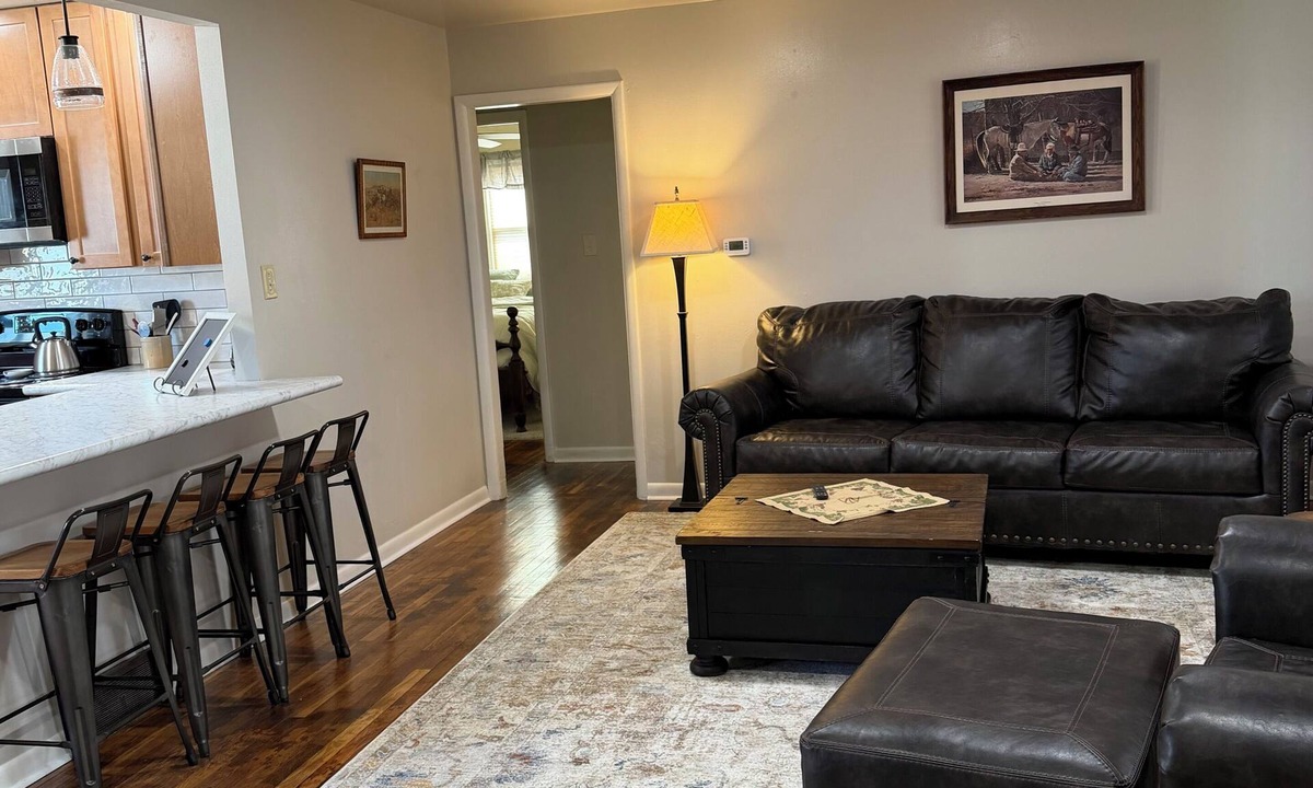 Sterling House | 3-bedroom family friendly home in Sterling with cool AC breeze