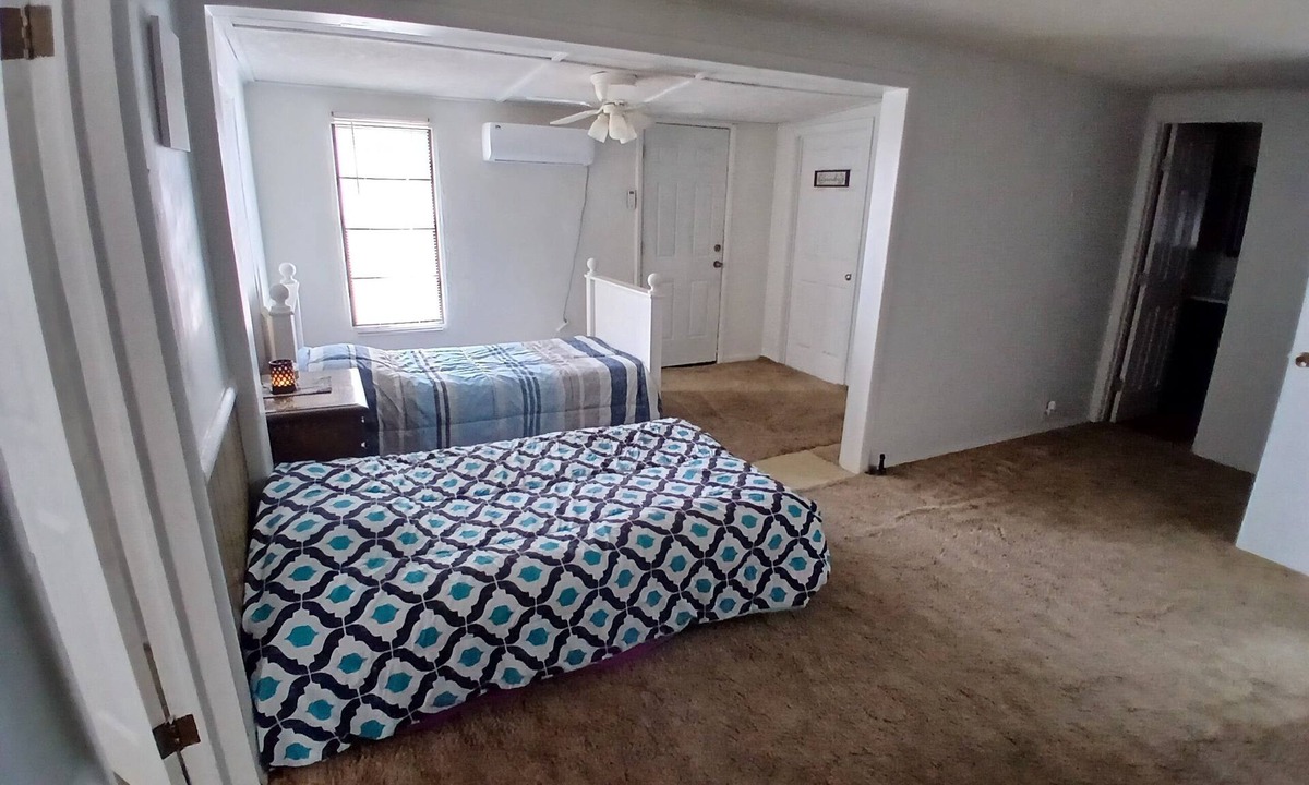 Mountain Park House | 3-bedroom farmhouse in gorgeous Mountain Park with AC