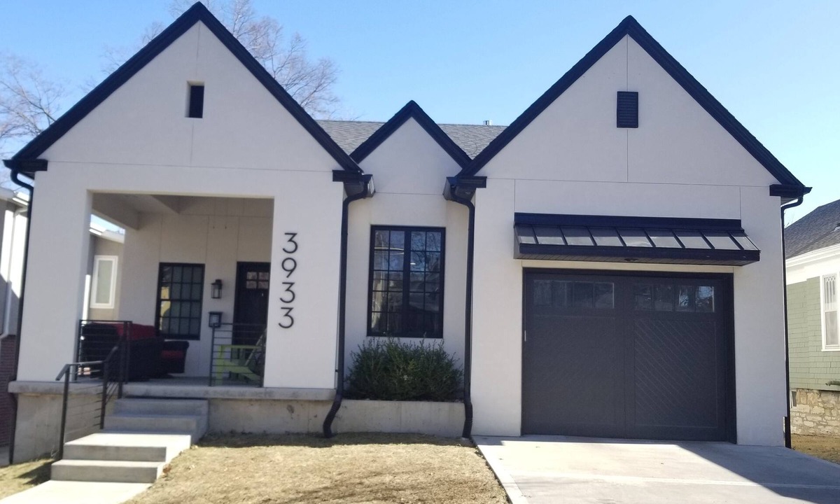 Kansas City House | 3 Bedroom House in Midtown Kansas City 2 Miles from Fan Fest