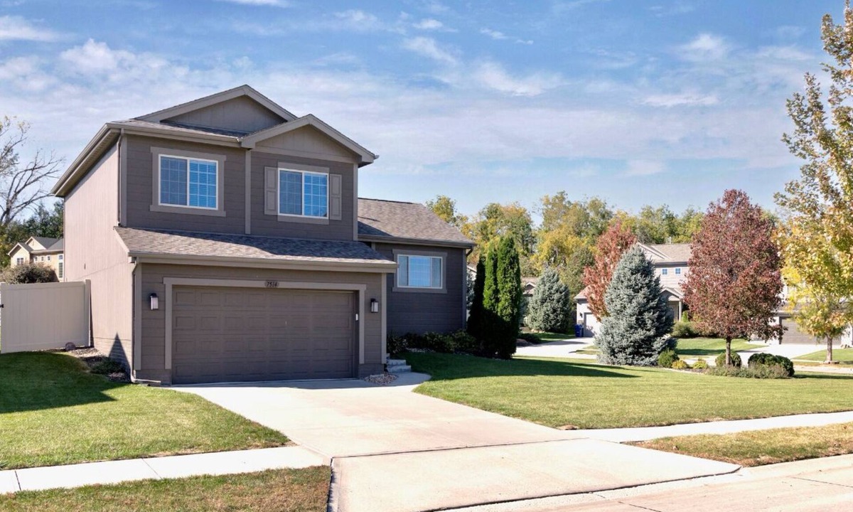 Jefferson House | 3-bedroom updated house sleeps 7 with natural light!