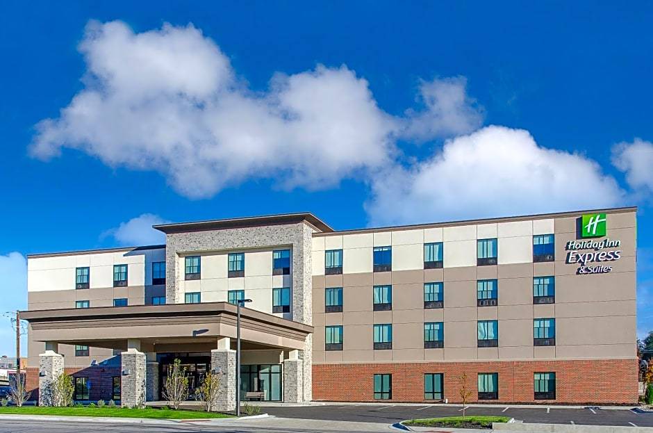 Atchison Hotel | 3-Star Hotel ∙ Holiday Inn Express & Suites - Atchison, an IHG Hotel