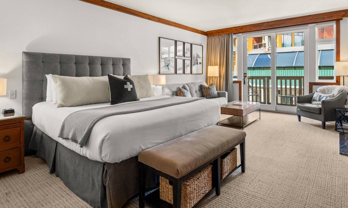 Stowe Area Cabin | #377 | Studio | First Tracks | 3rd floor Over Easy Gondola Views