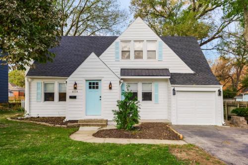 Fairway House | 3BR 3BA Fairway Home Dog-Friendly Fenced Yard