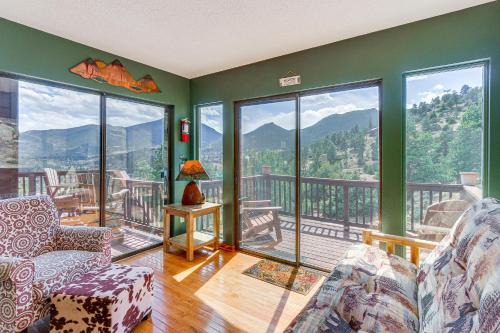Venner Ranch Estates House | 3BR Cabin Near RMNP | Sweeping Views + Fireplace