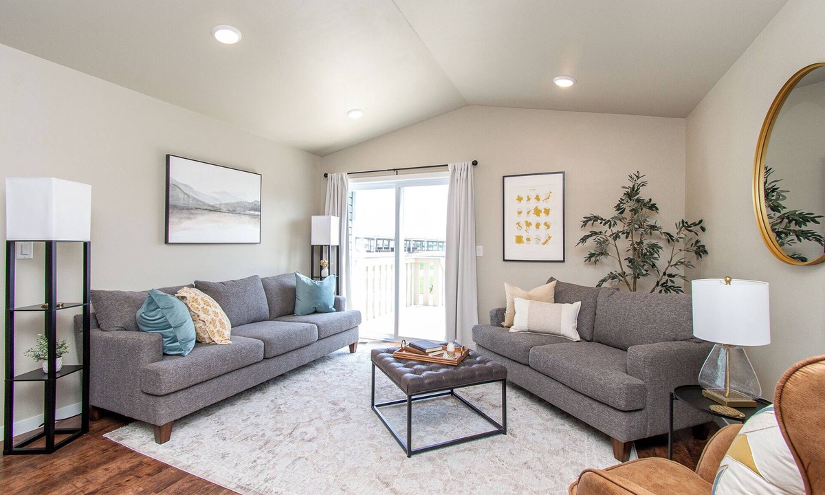 Fargo House | 3BR I Kings x 3, 5 min to FargoDome, Pack n play