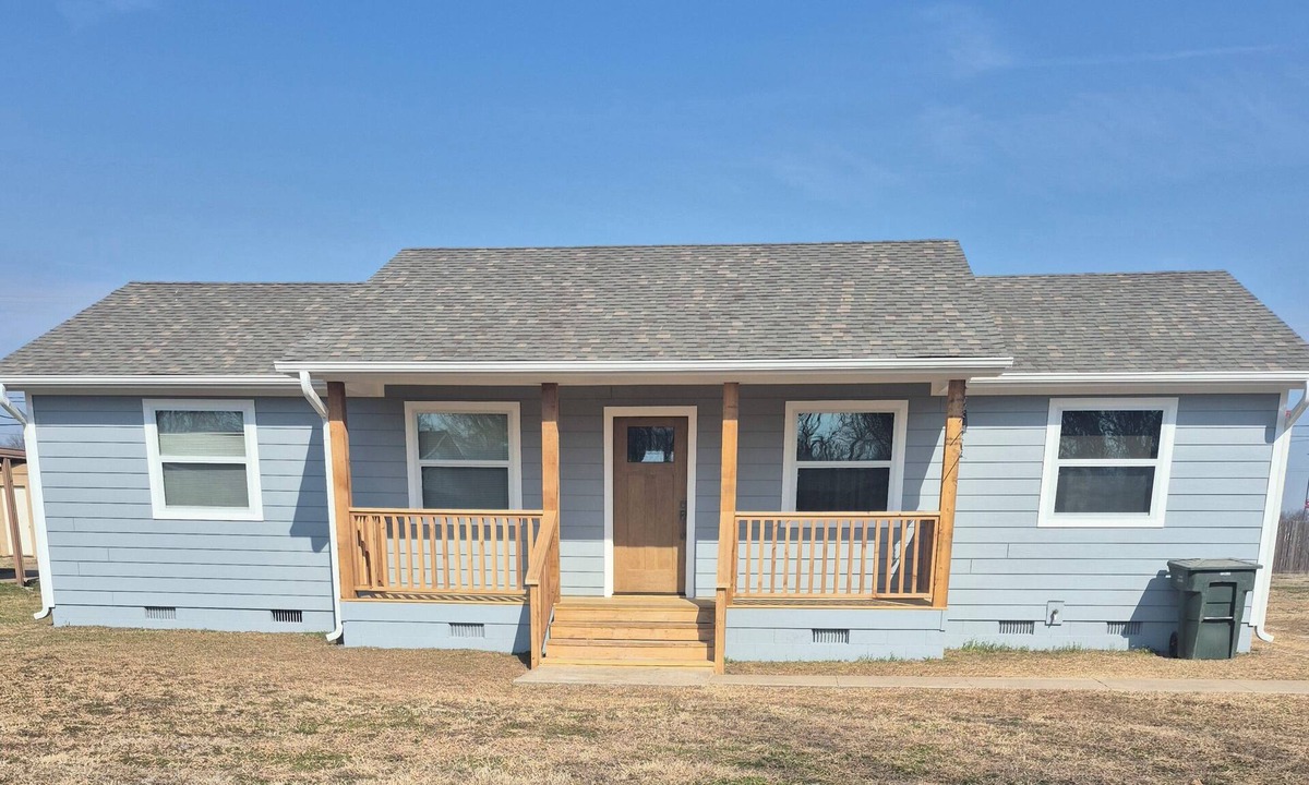 Skiatook House | 4 Bedroom-2 Full Baths Close to lake - 20 min to airport