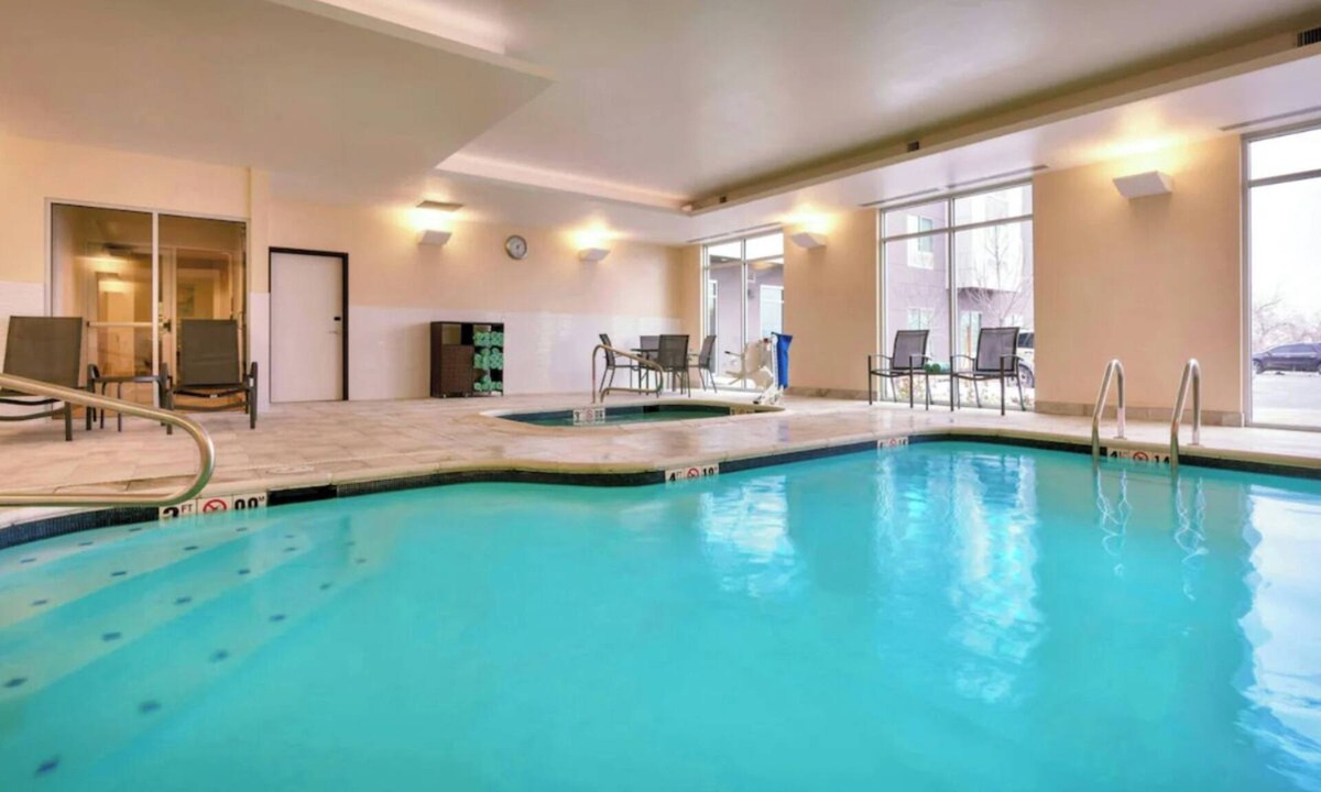 Union Square Hotel | 4 Units w/Pool, Gym & Breakfast | Minutes from Red Rocks Amphitheatre & Downtow