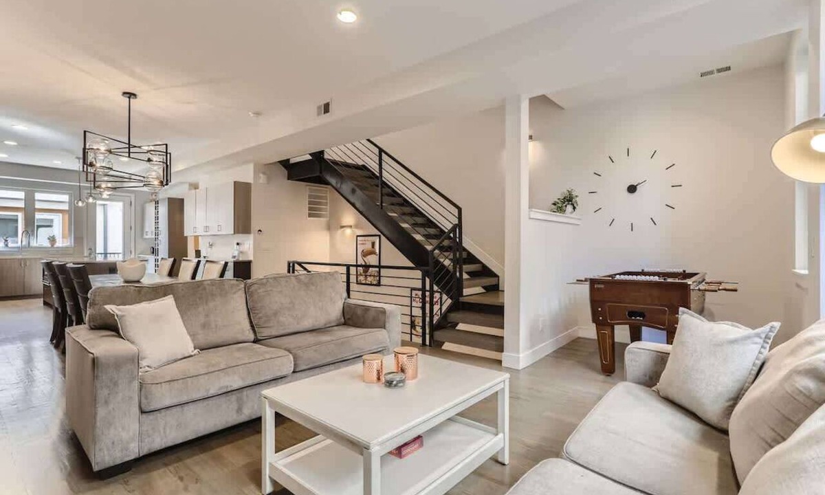 Highland Condo | 4BR Upscale Townhome/Roof Top w/Skyline Views