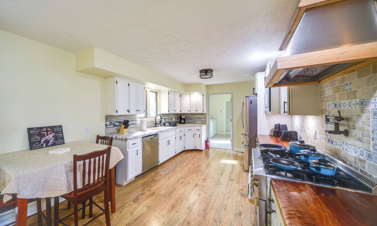 Grand Island Apartment | 5 Mi to Fonner Park: Family Escape in Grand Island