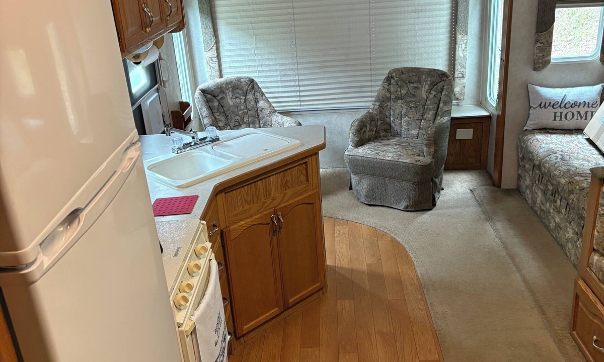 Mc Carr House | 5th Wheel RV On Permanent Site ,Near Hatfield McCoy Sites