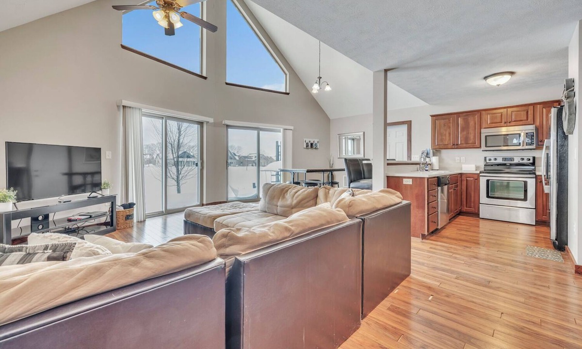 Arnolds Park Cabin | 6 Free Water Park Passes- Family Cabin over looking a pond!