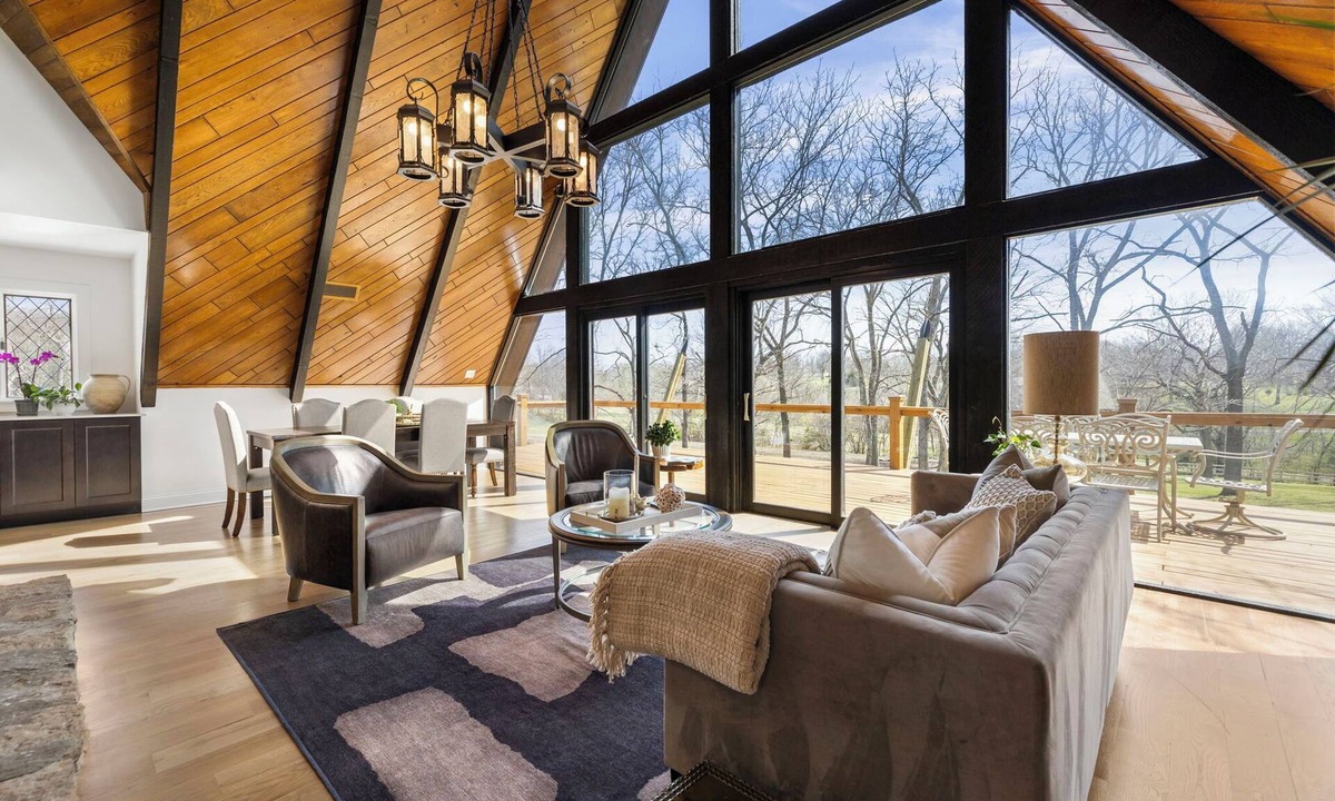 Lee's Summit House | 8 acres of Water inspired Nature and Seclusion Major international sporting event ready