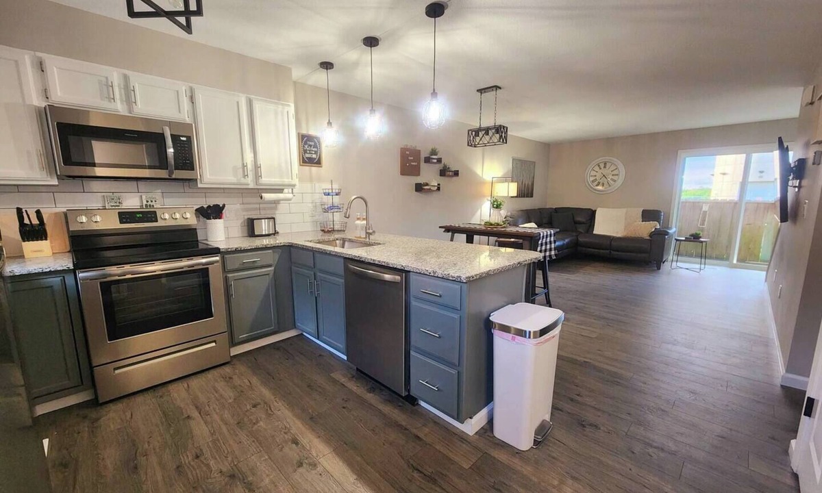 Newton House | A Spacious Townhome in Newton - Unit C