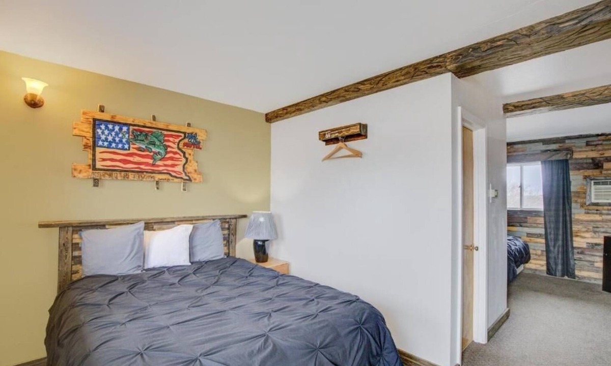 Chamberlain Hotel | Affordable Chamberlain Room for Families & Pet Owners, w/Free Parking