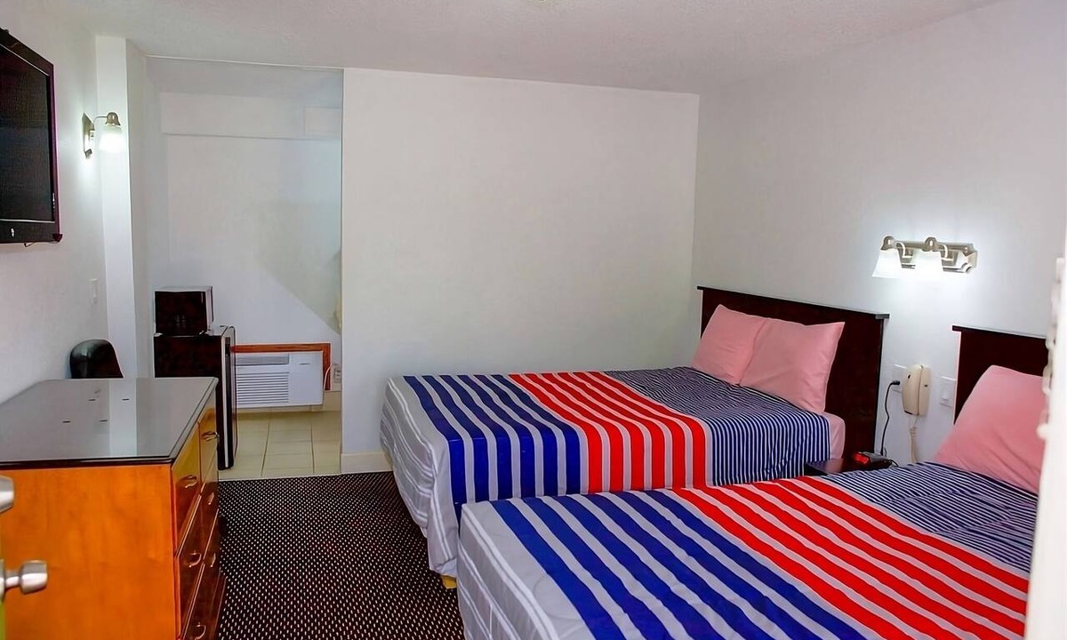 Harrisonville Hotel | Affordable Stay | Knights Inn Harrisonville | Free Parking
