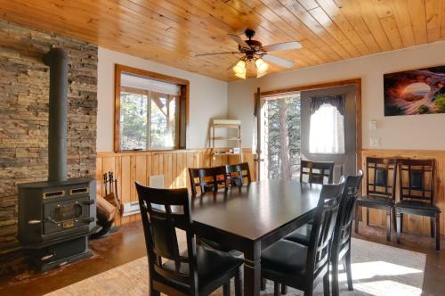 Long Valley Junction Apartment | Alton Nat'l Park Adventure Base w/Shared Hot Tub