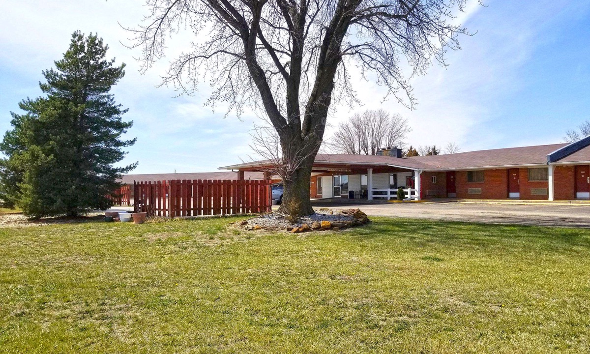 Belleville Hotel | Americas Best Value Inn Belleville