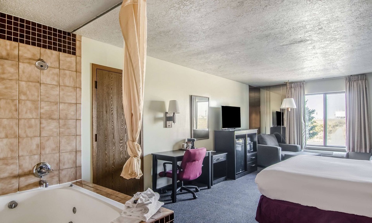 Fort Collins Hotel | Americas Best Value Inn & Suites Ft. Collins E at I-25