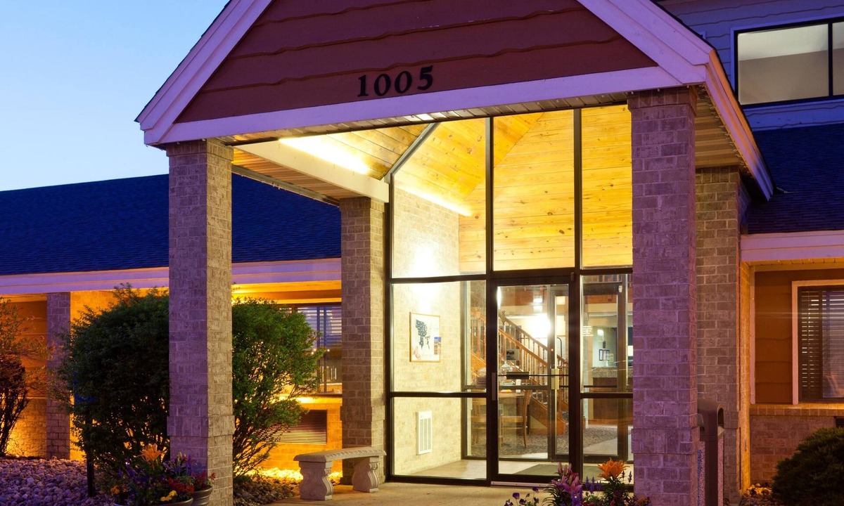 Spencer Hotel | AmericInn by Wyndham Spencer