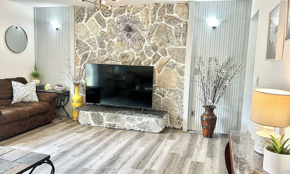 Andover House | Andover Charm, Perfect for Long-term Stay