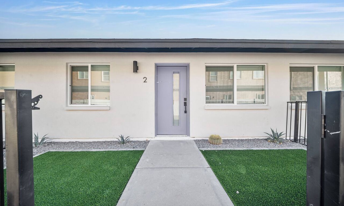 Camelback East Apartment | Arcadia Lite Unit 2 with King Bed + Patio