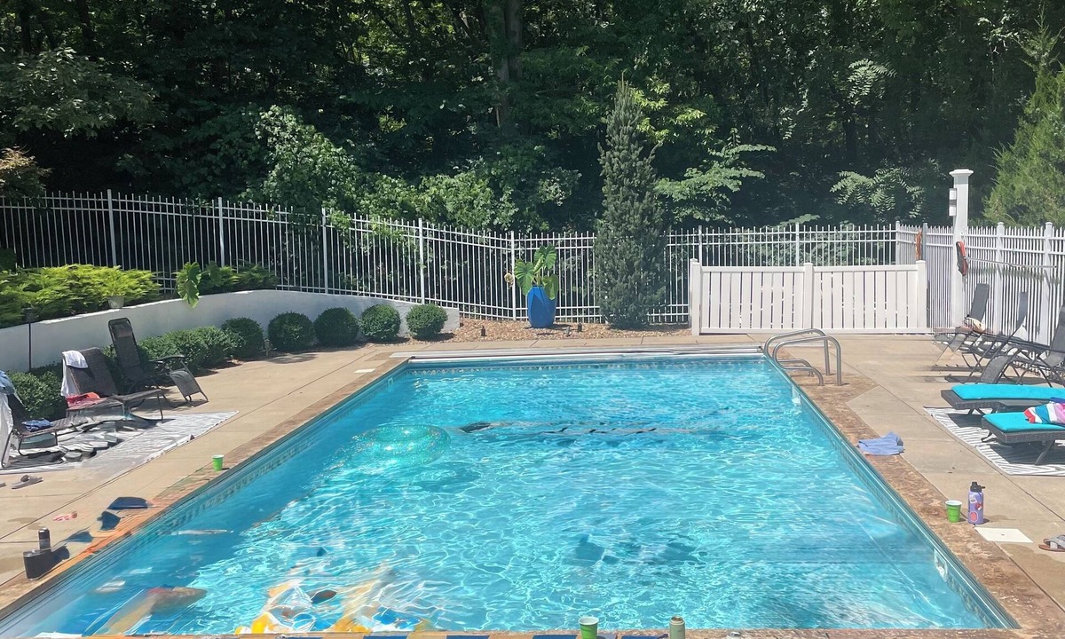 Blue Springs Apartment | Arrowhead WorldCup travelers beautiful, n 2 bedroom residential Apt. 11Mi from