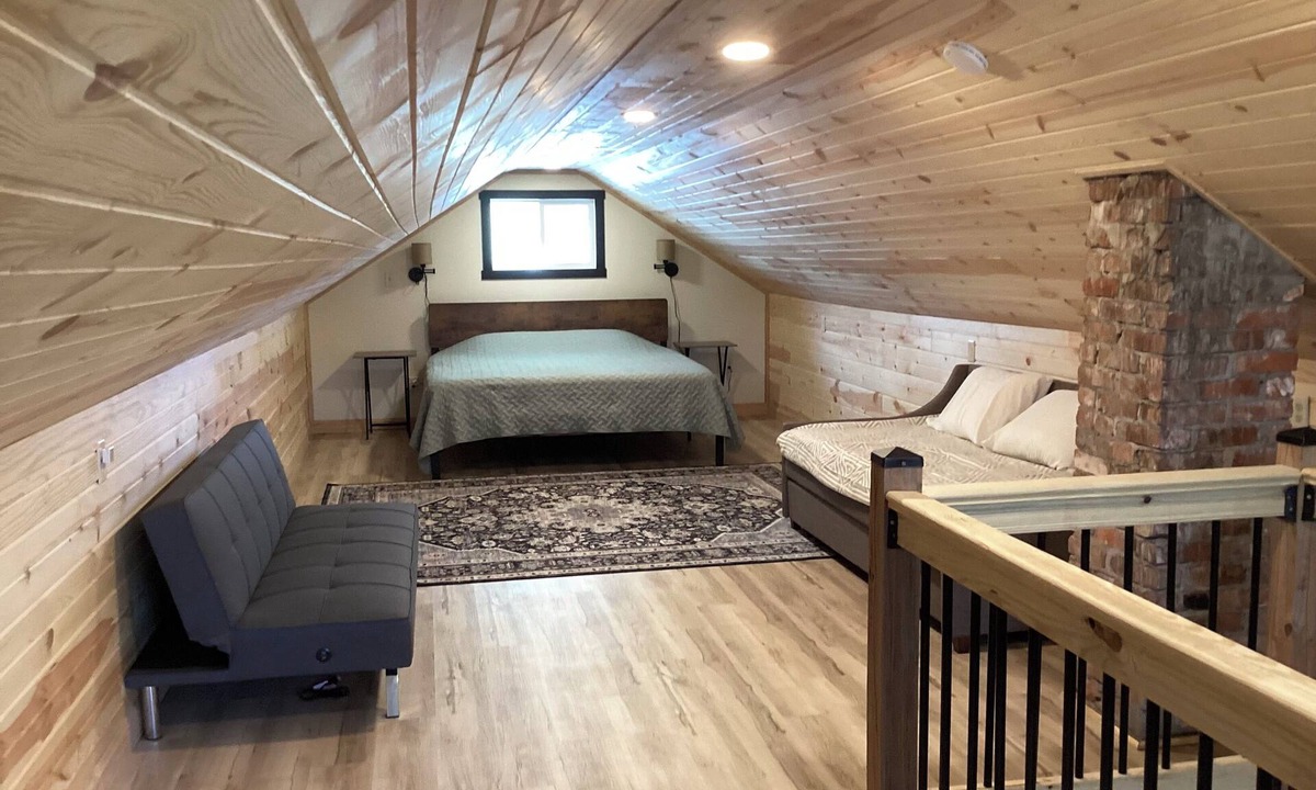 Ord House | 'B' Our Guest. A cozy 3-bedroom & 2 bath house with ac and Wi-Fi