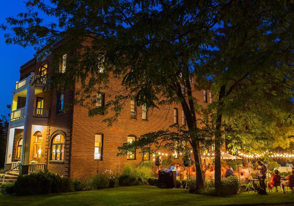 Dufur Hotel | Balch Hotel