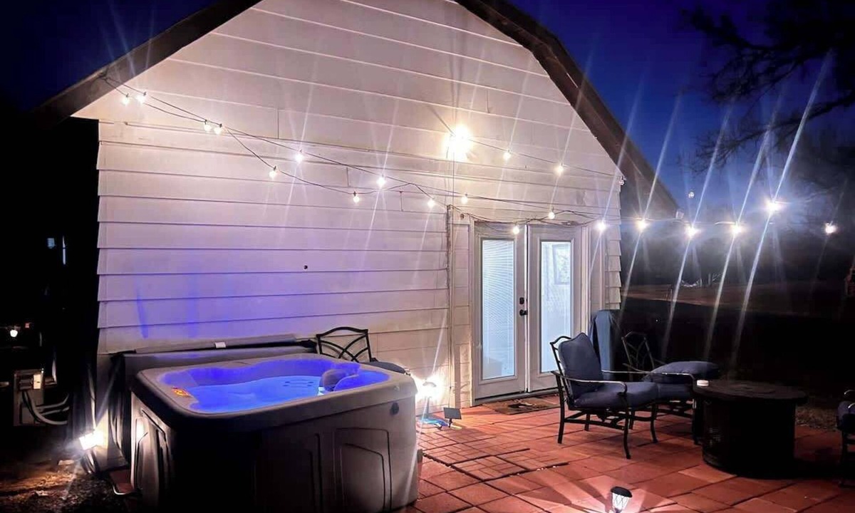 Lawton House | Barn getaway-Hot Tub-at Ft Sill-1 bedroom only of 2