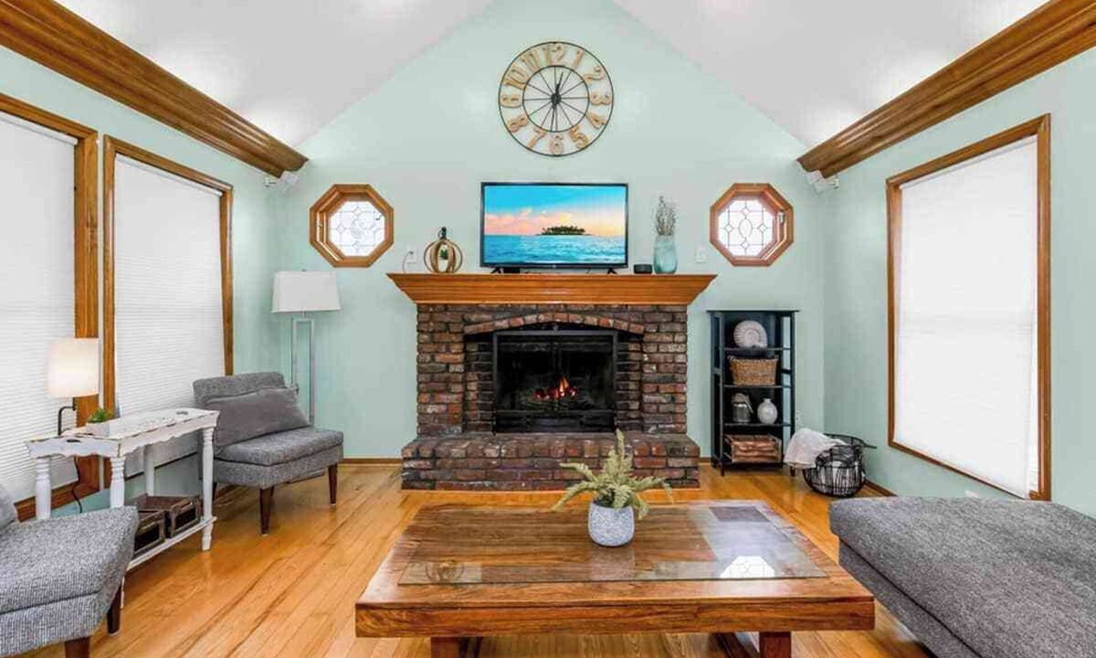 Raytown House | Beach Theme Cozy Family Fav/4bdrm2king sleeps 12