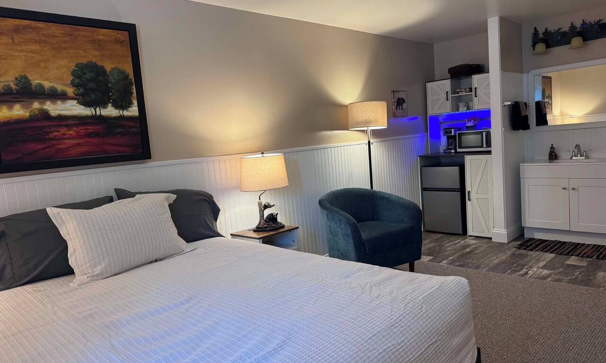 Joliet Hotel | Beartooth Suites