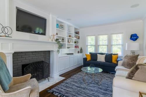 Kansas City House | Beautiful 3 Bdrm Home Near Plaza 19