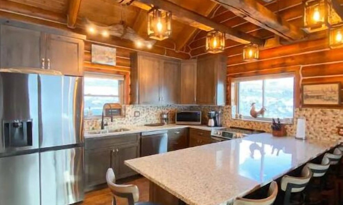 Snowbird Cabin | Beautiful Private Luxury Cabin with Hot Tub