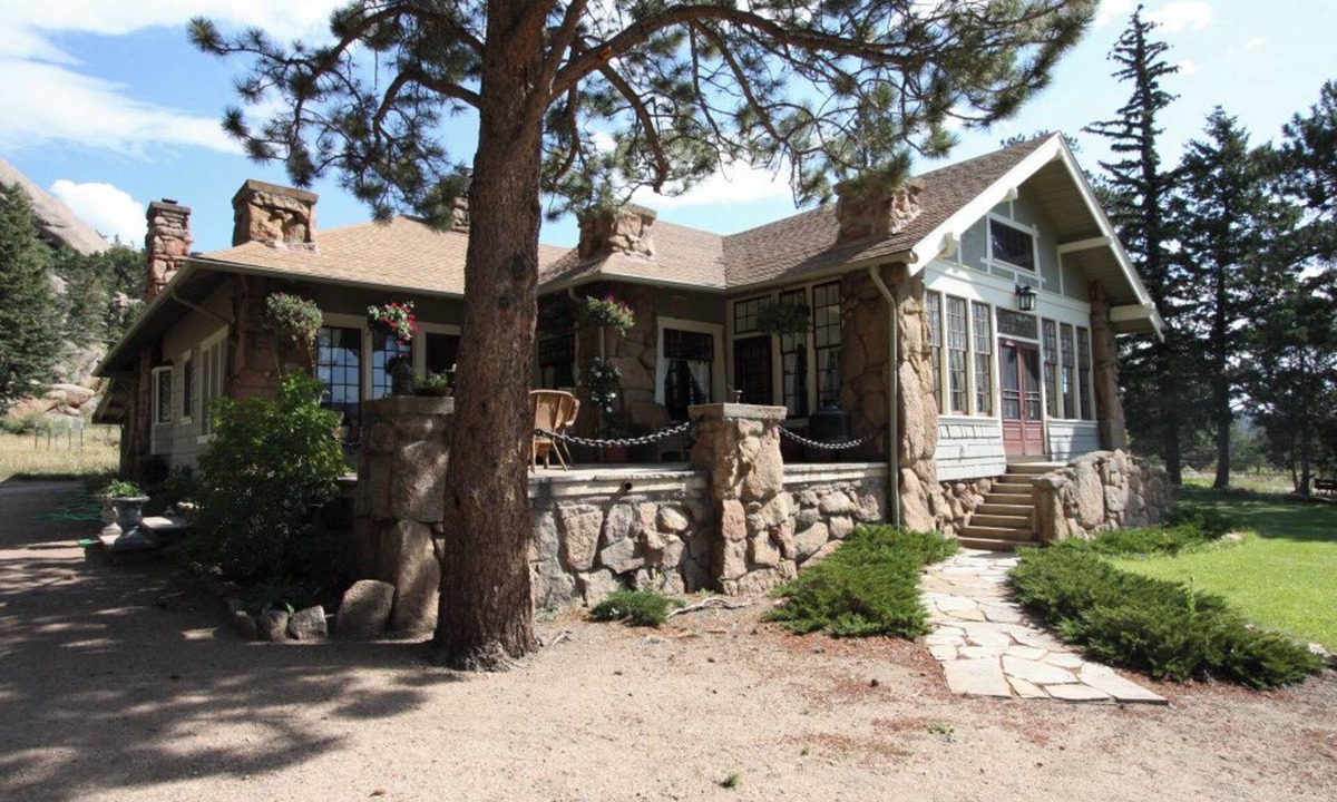 Estes Park House | Beautiful Setting, Romantic Historic Arts & Crafts Home, Great Longs Peak Views
