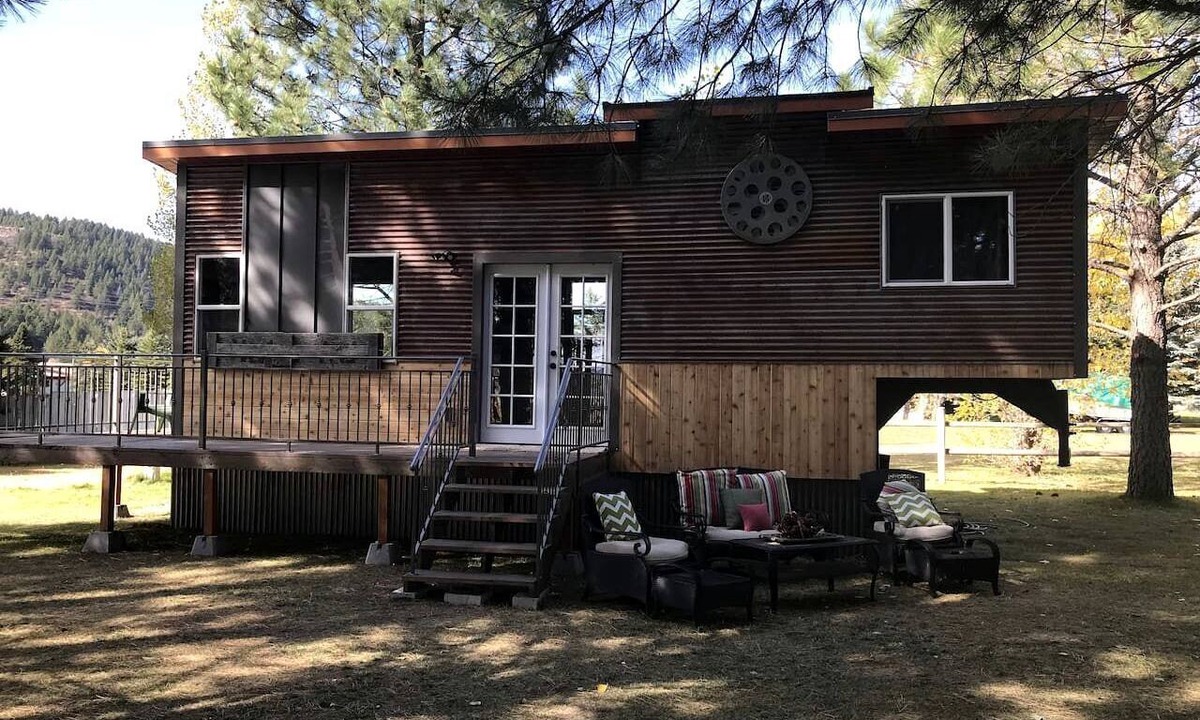 Irwin Cabin | Beautiful Tiny House with Wrap-Around Deck and Skylight for a Romantic Escape in Irwin, Idaho