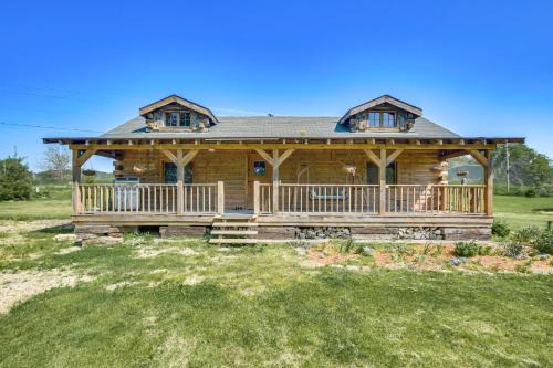 Bellevue Apartment | Bellevue Log Cabin w/Gas Grill & Creek Access