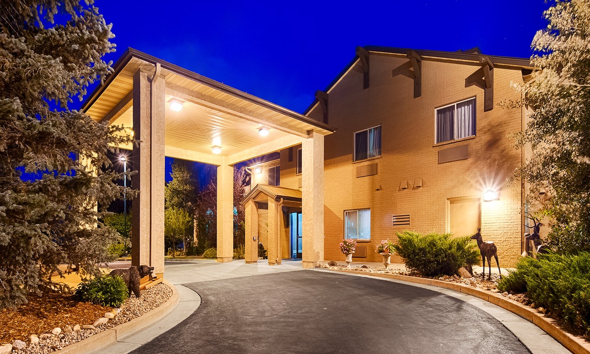 Craig Hotel | Best Western Plus Deer Park Hotel & Suites