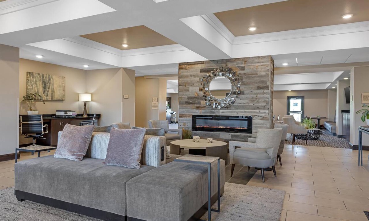 Fort Morgan Hotel | Best Western Plus Overland Inn