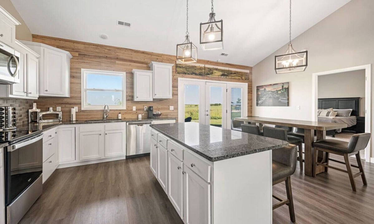 Manhattan House | Birdie Hideaway at Home Stay MHK