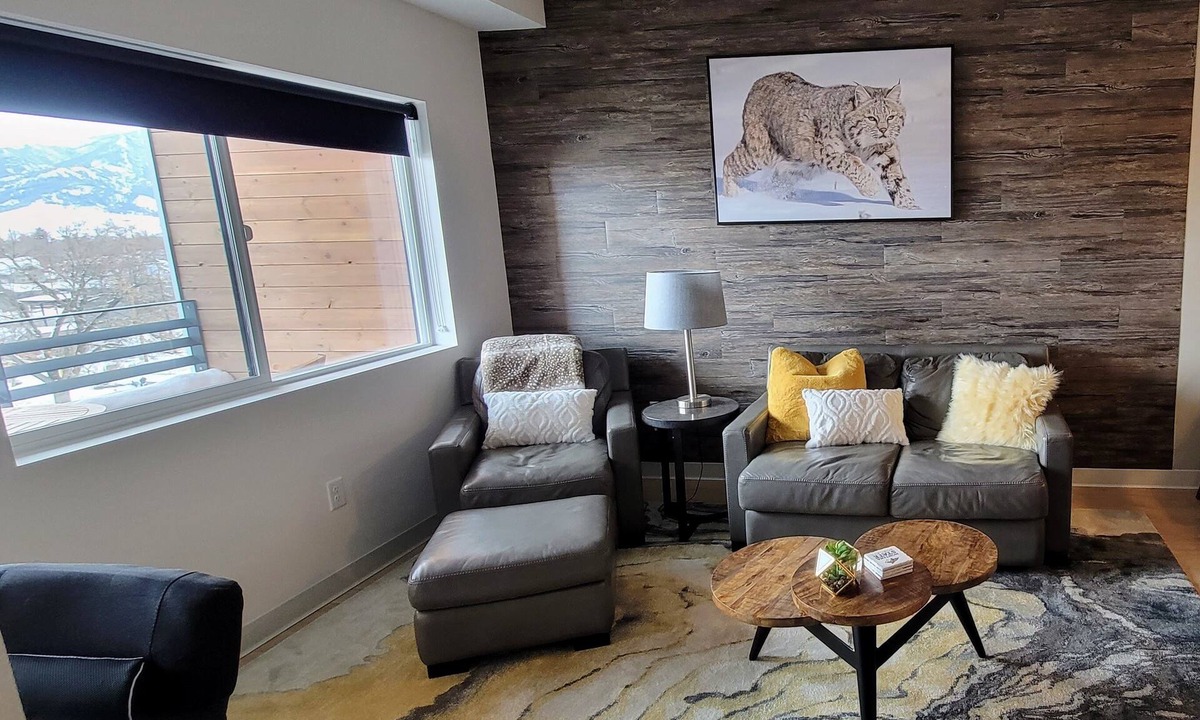 Bozeman Condo | Bozeman Summer Getaway: Climate-Controlled Garage + Mountain Views!