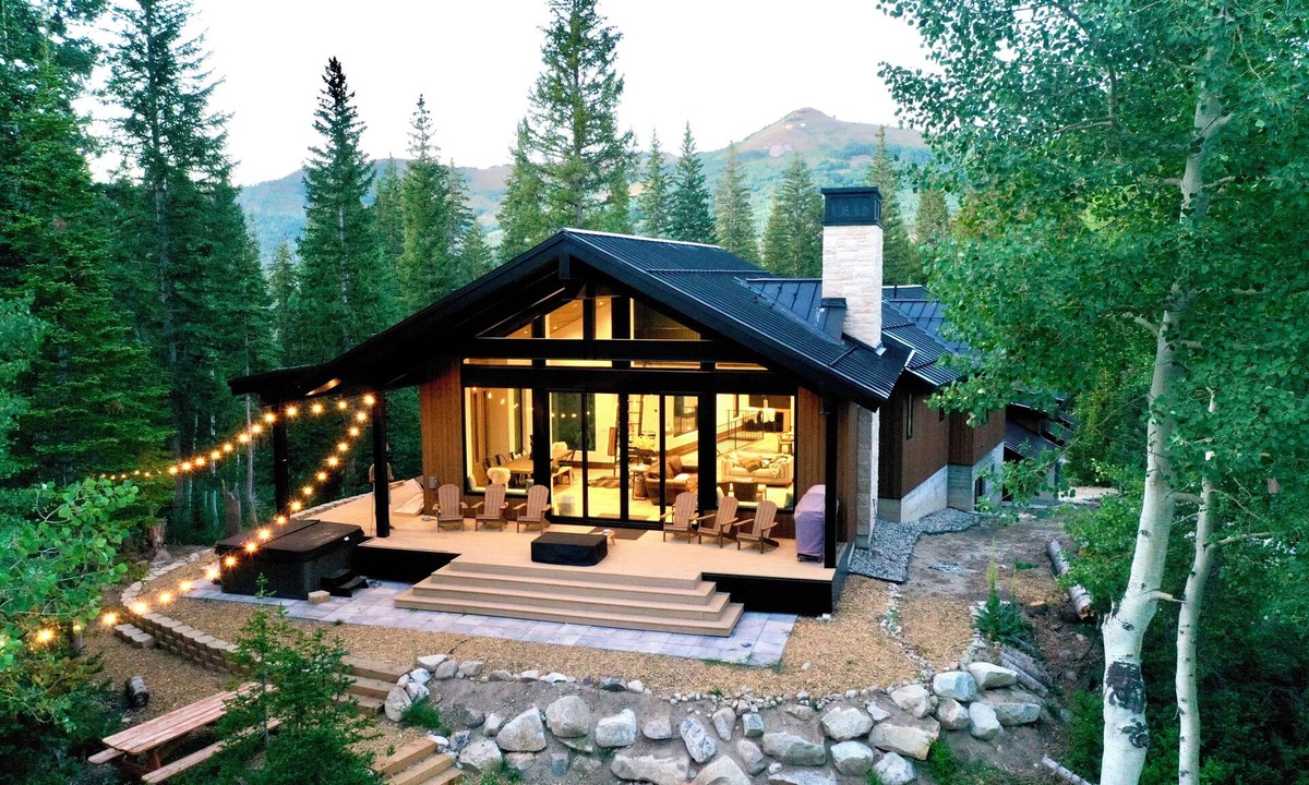 Salt Lake Mountain Resorts Cabin | Brighton Evergreen Retreat: Sauna, Spa, Ski Access